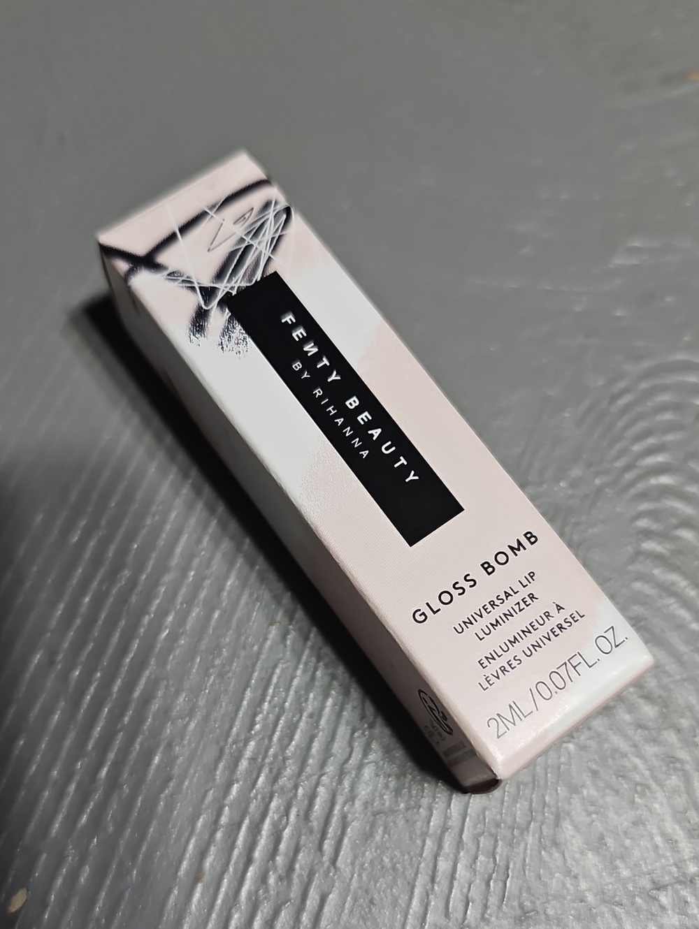 Fenty Beauty By Rihanna Gloss Bomb Universal Lip Luminizer Fenty Glow 2ml